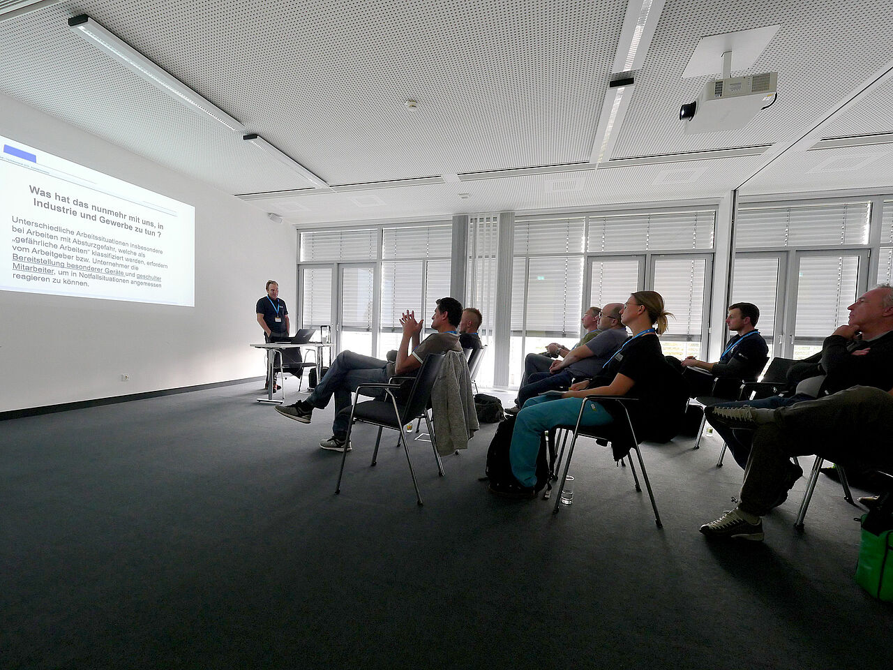 Zum Thema »Höhenrettung« referierte Roland Klampfl, Referatsleiter Sicherheit & Ausbildung des FISAT.