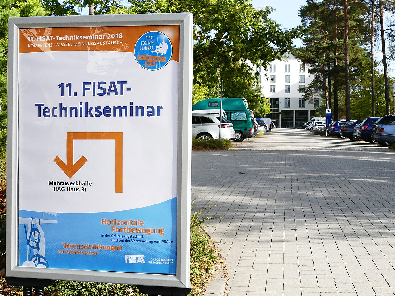 Der Praxisteil fand in der Mehrzweckhalle der DGUV Akademie Dresden statt.