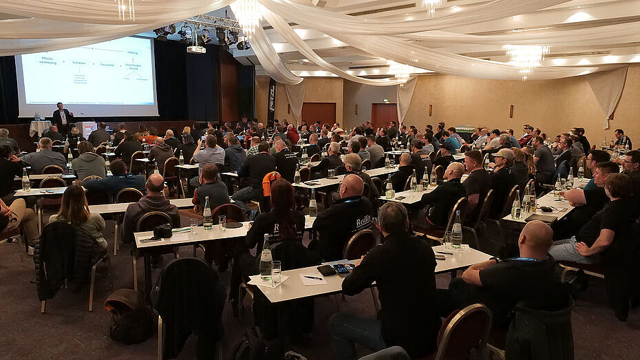 Rechtsanwalt Prof. Dr. Thomas Wilrich (r.), „Mythen und Rechtsrealitäten zu Arbeitgeber- und Betreiberpflichten der Führungskräfte“