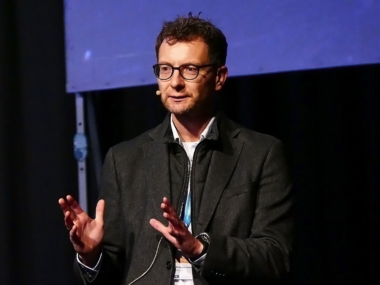 …zusammen mit Dr. Rüdiger Franz, ärztlicher Leiter des ganzheitlichen medizinischen Versorgungskonzeptes WINDEAcare, verschiedene Rettungsverfahren.