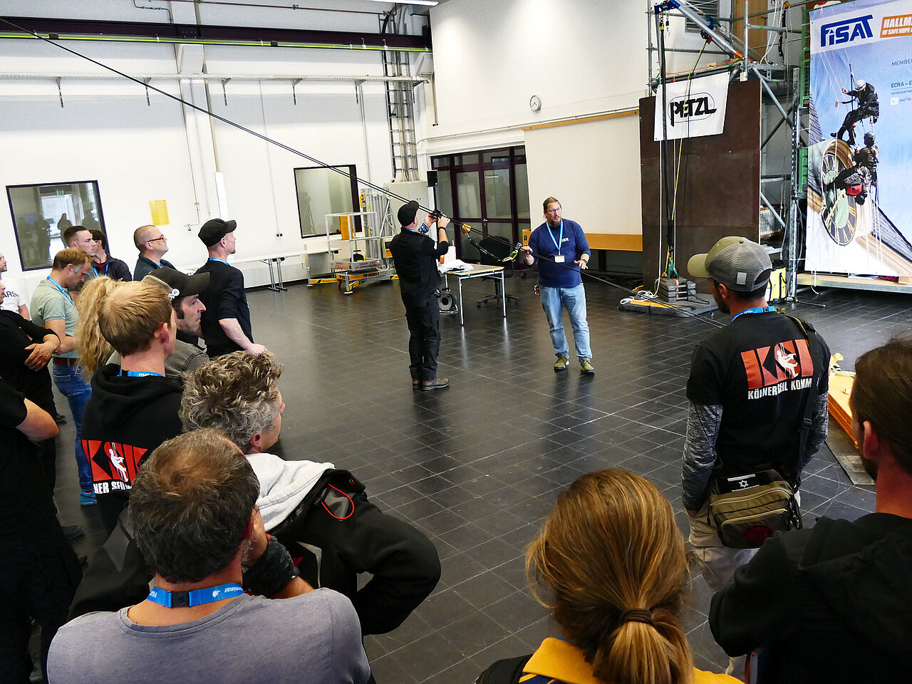 FISAT-Zertifizierer Tom Nickel im Gespräch mit den Workshopteilnehmern