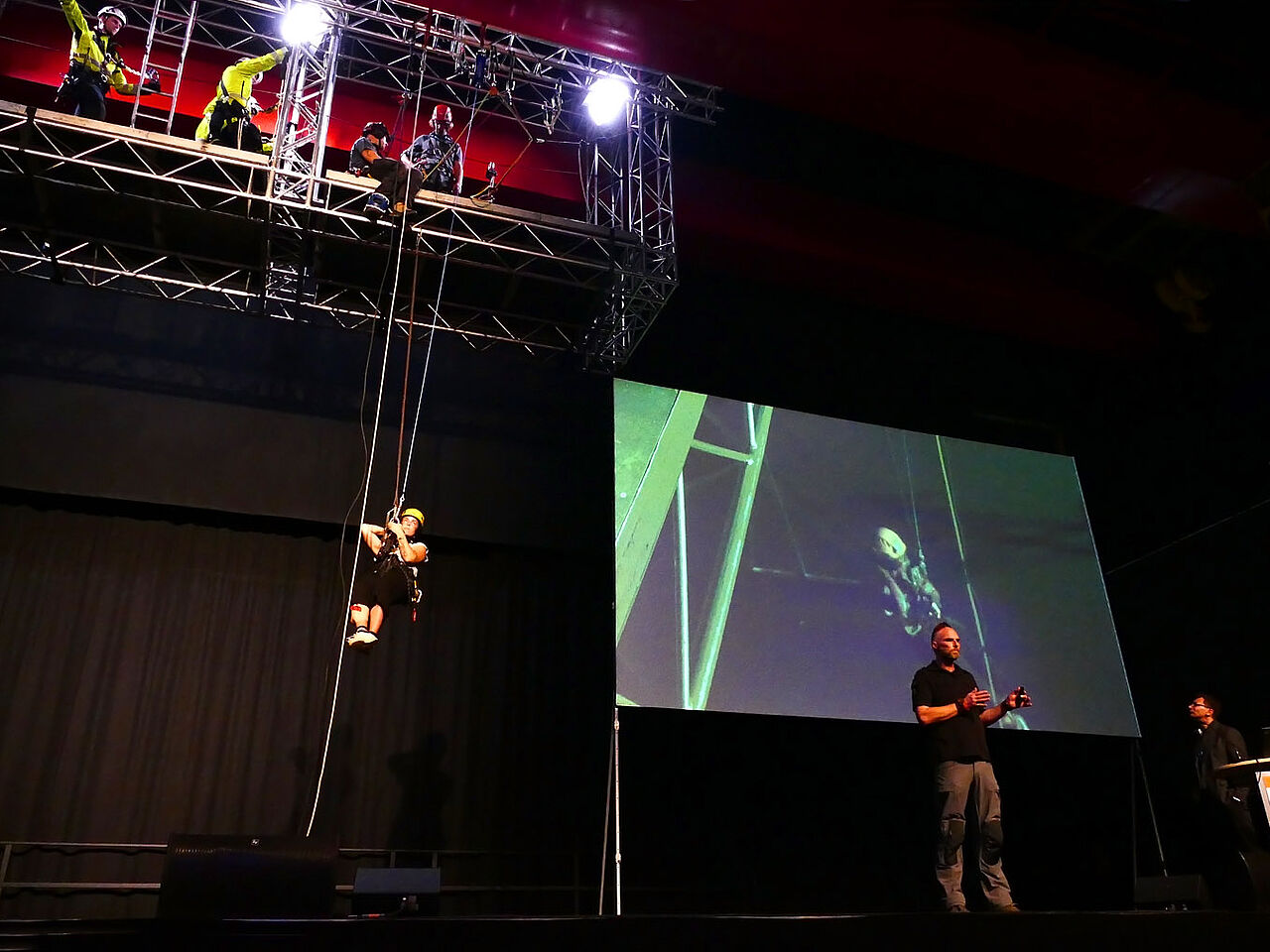 Seilunterstützte Rettungsgewährleistung durch Notfallteam vor Ort