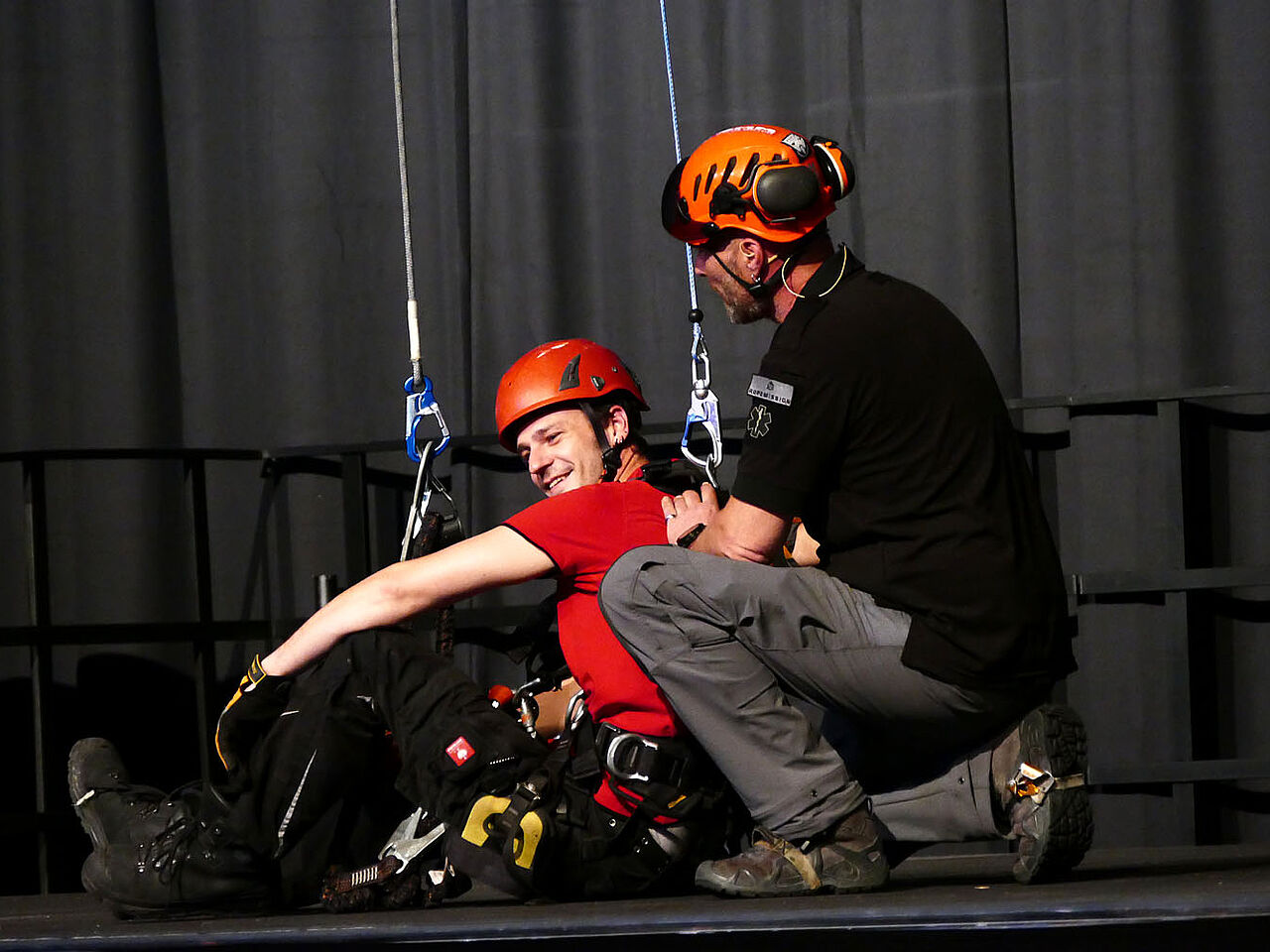 Sicher auf dem Boden angekommen – Retten aus Höhen und Tiefen mit persönlichen Absturzschutzausrüstungen (PSAgA)