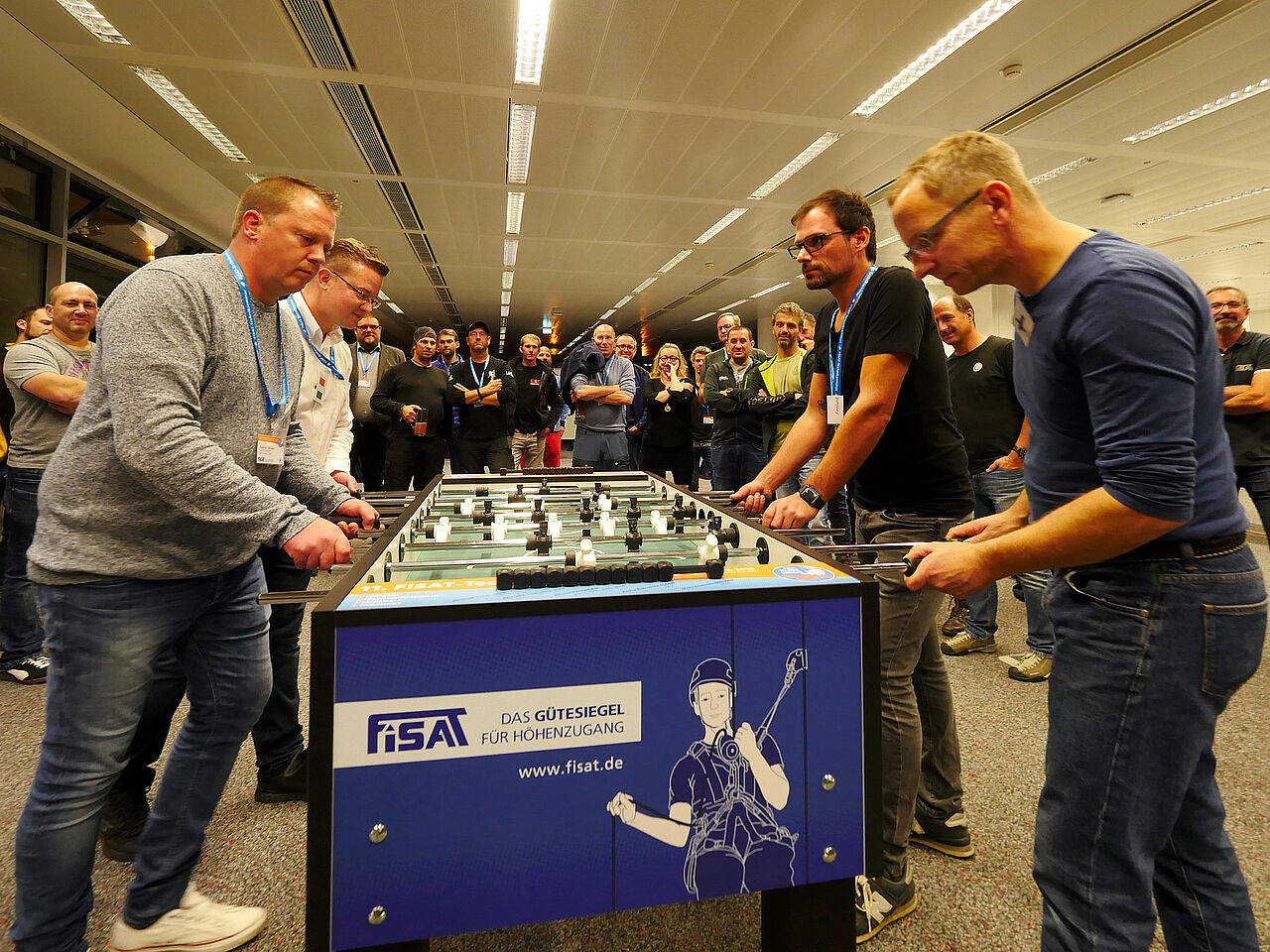 Gute Stimmung für eine gute Sache beim Benefiz-Tischkicker-Turnier